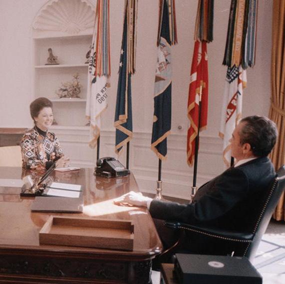 秀兰·邓波儿·布莱克和理查德·尼克松总统